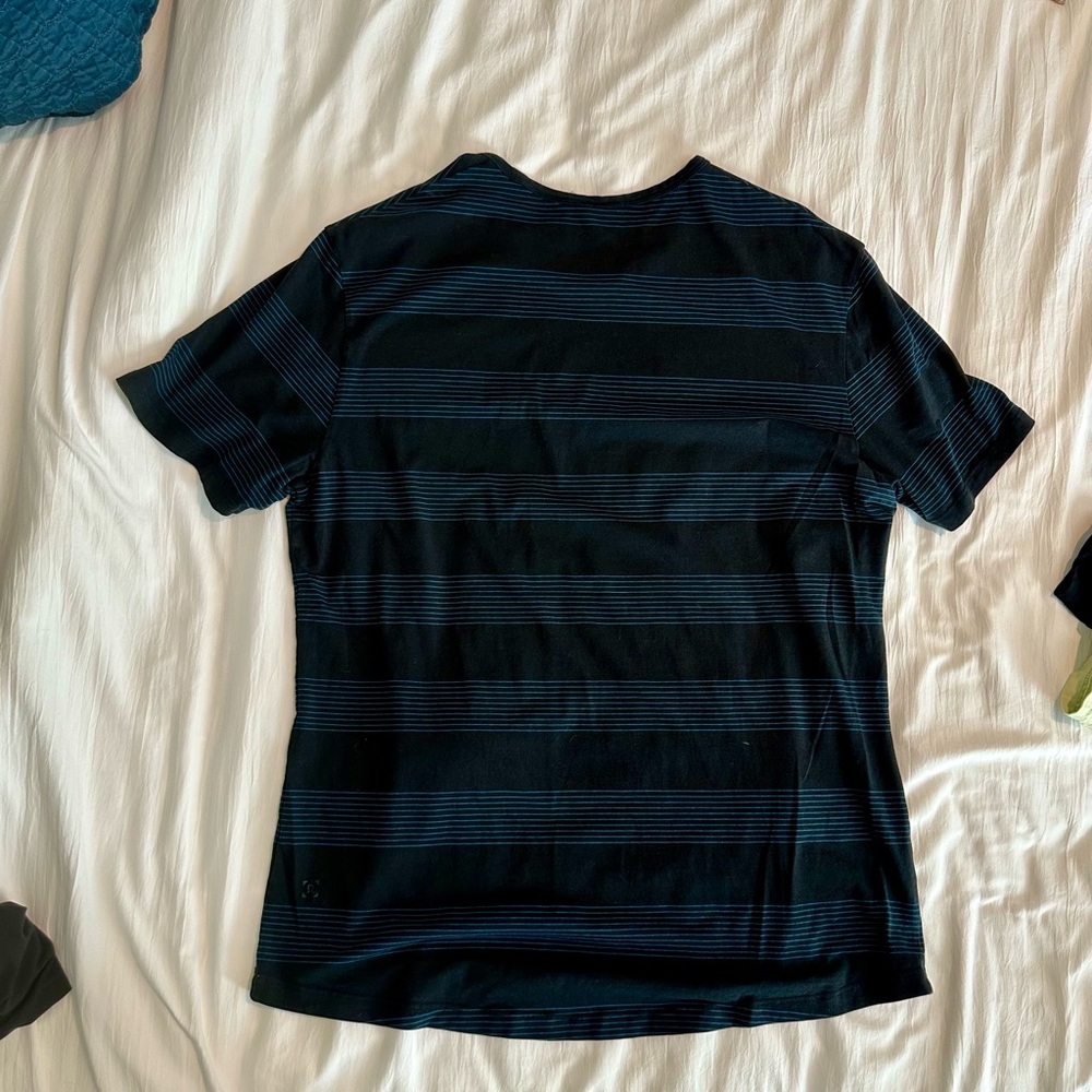 Lululemon size XL Striped and Solid T-Shirts Bundle of 4 - Picture 10 of 15